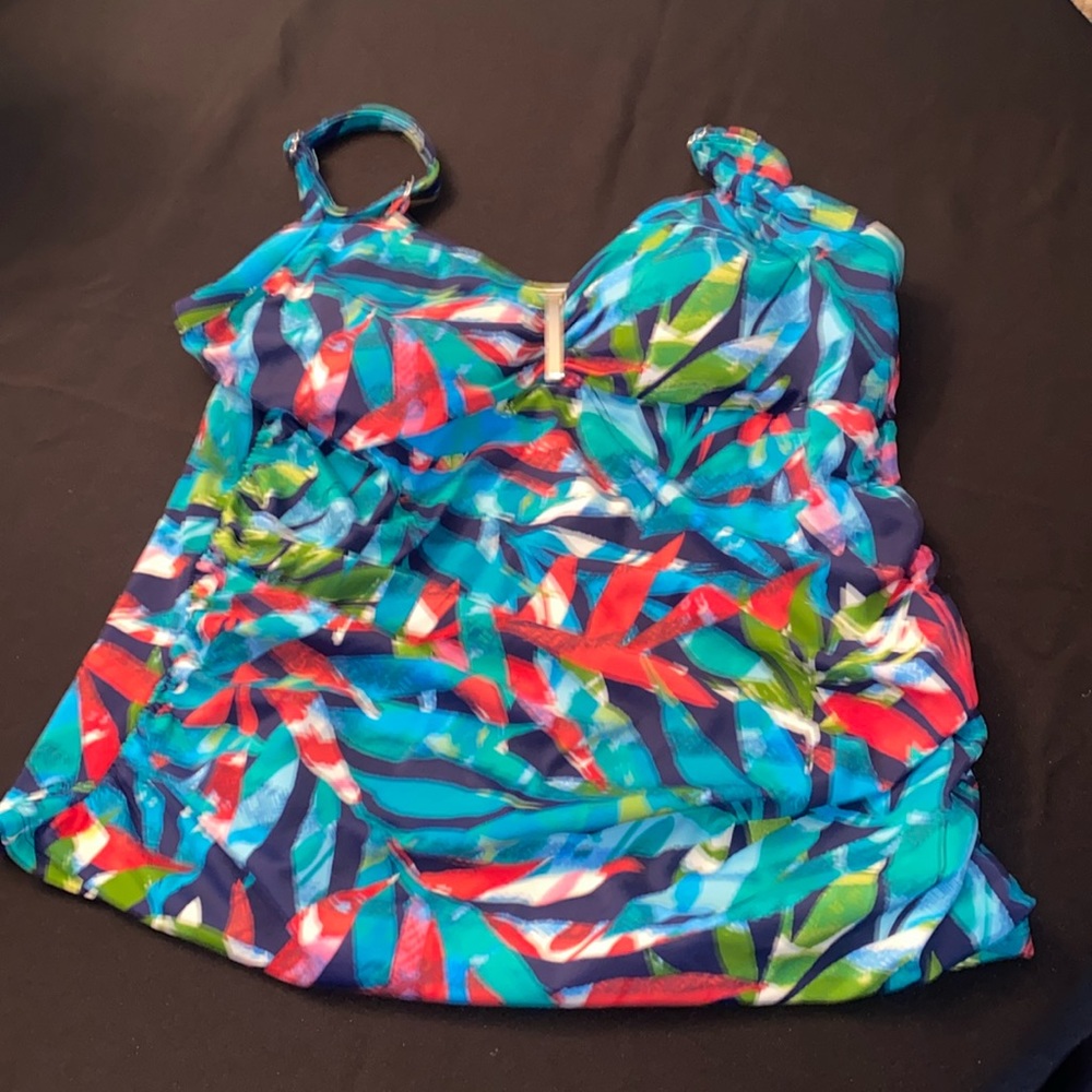 Euc trim, shaper tankini top size 16 with ruing on the sides